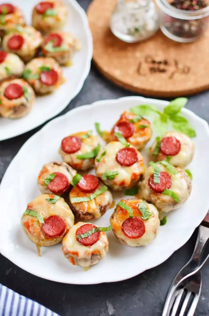 Pizza-Stuffed Mushrooms