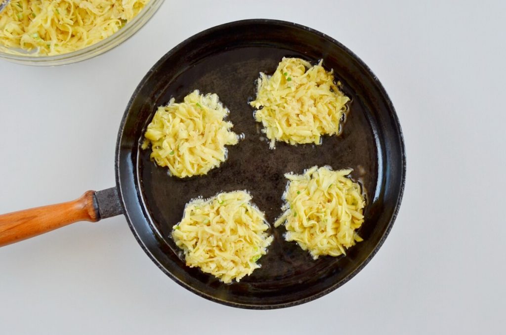 Potato Latkes with Caramelized Onion Sour Cream recipe - step 8