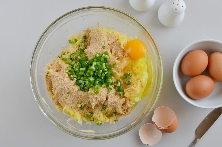 Potato Latkes with Caramelized Onion Sour Cream Recipe Cook.me Recipes