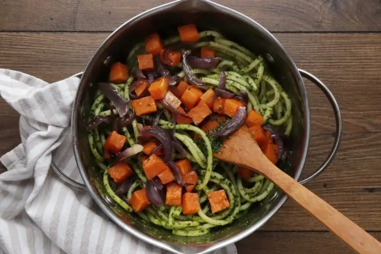 Bucatini with Winter Pesto and Sweet Potatoes recipe - step 7