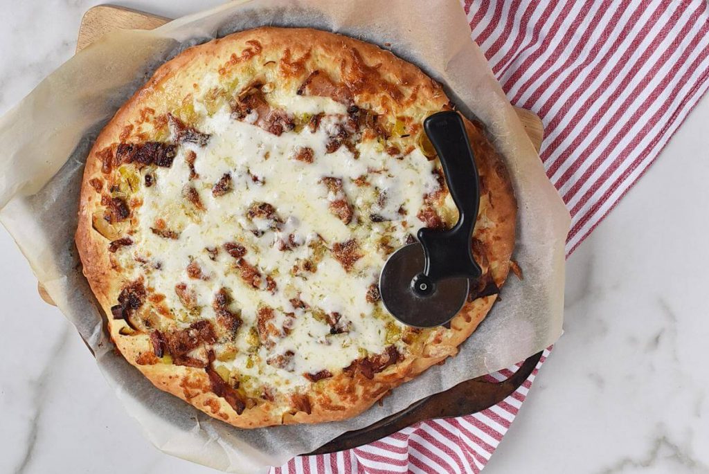 How to serve Caramelized-Leek and Bacon Pizza