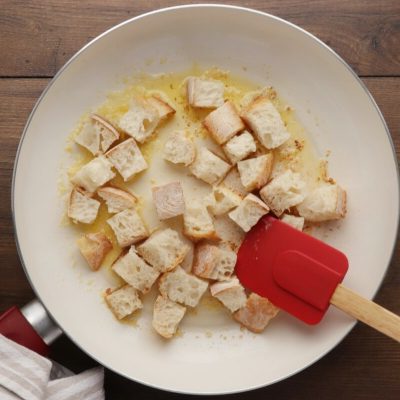 Cauliflower Bisque with Brown Butter Croutons recipe - step 4