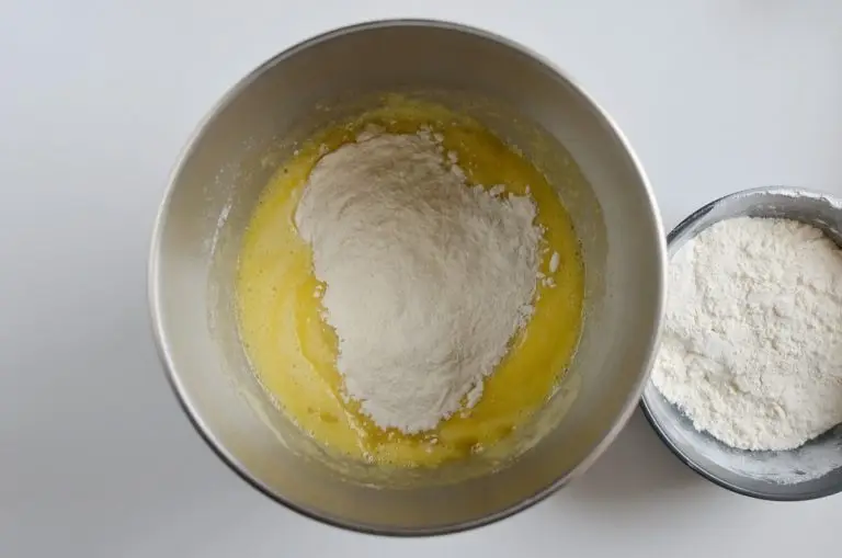 Step 6 - Easy Banana Cake