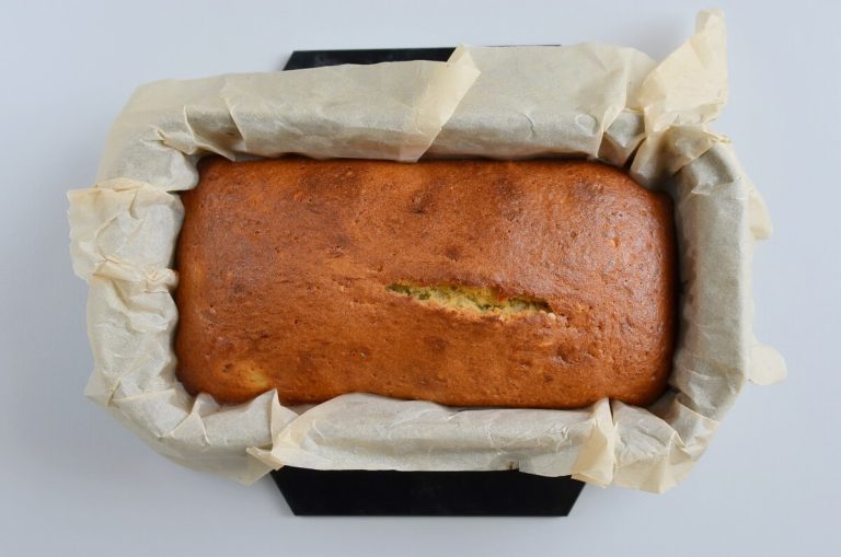 Step 7 - Easy Banana Cake