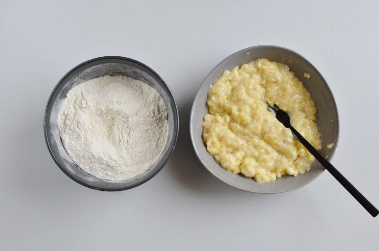Step 2 - Easy Banana Cake
