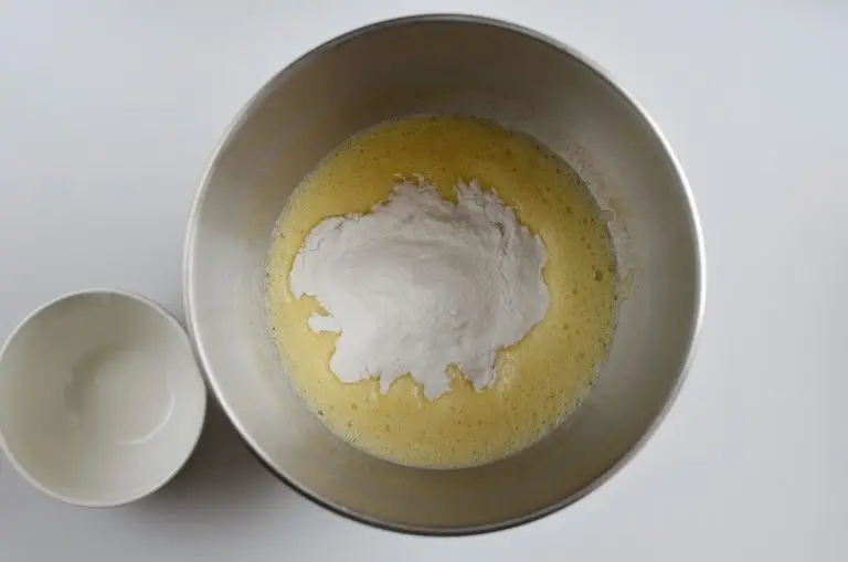 Step 6 - Easy Banana Cake