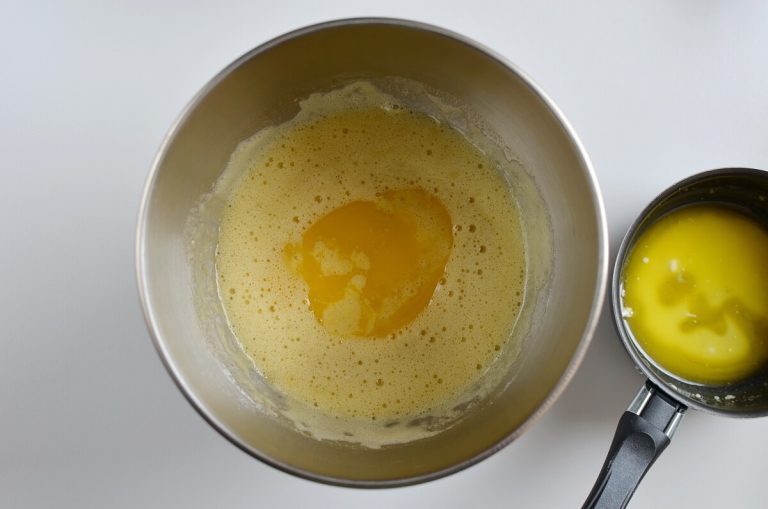 Step 5 - Easy Banana Cake