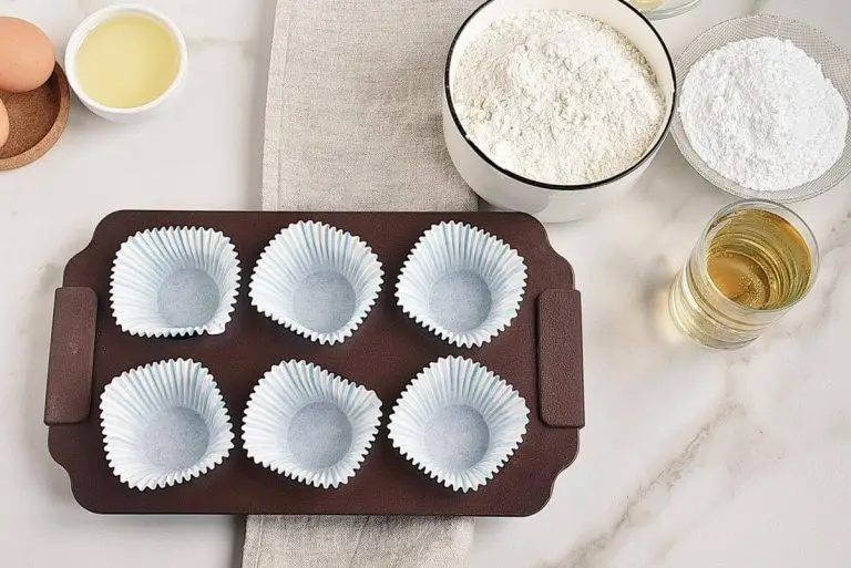 Step 1 - Easy Champagne Cupcakes