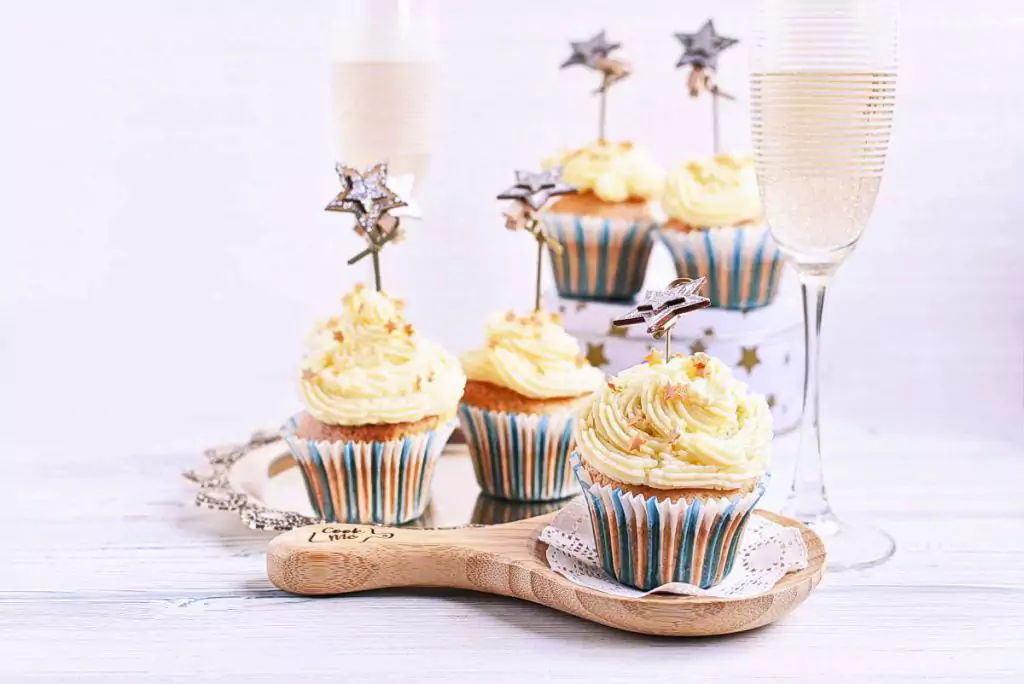 Easy Champagne Cupcakes