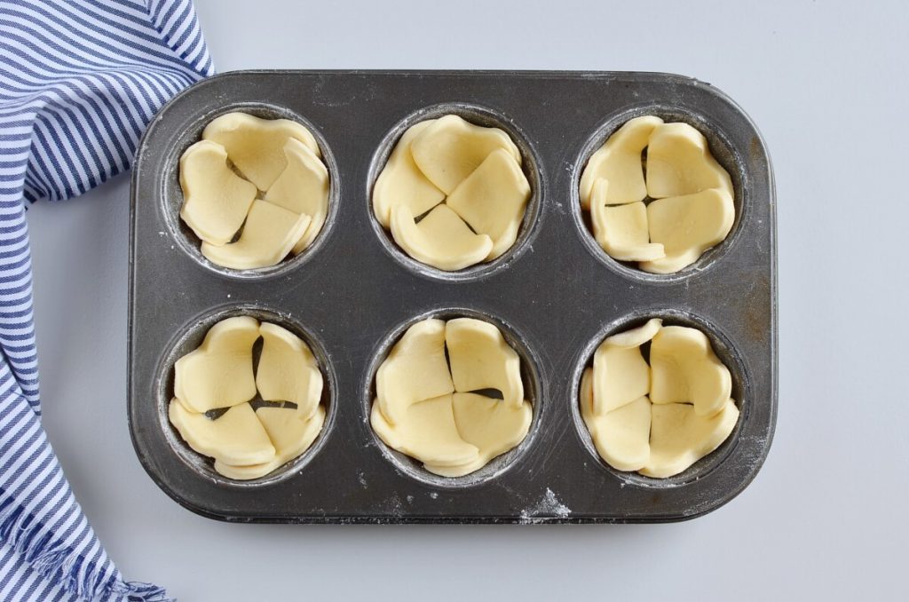 French Apple Roses Mini Tarts recipe - step 8