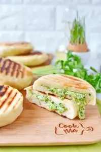 Mozzarella Pesto Naan (no-yeast)