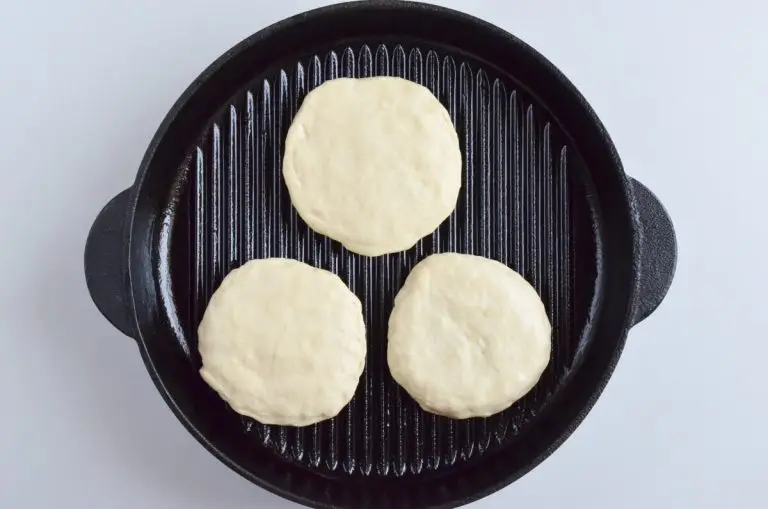 Step 8 - Mozzarella Pesto Naan (no-yeast)