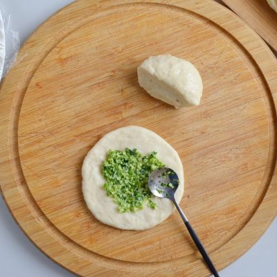 Mozzarella Pesto Naan (no-yeast) recipe - step 6