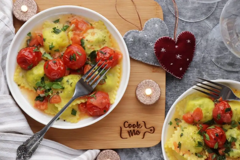 Pasta with Burst Tomatoes and Mascarpone