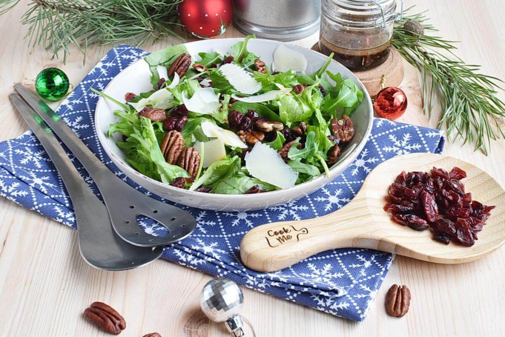 How to serve Quick Christmas Salad