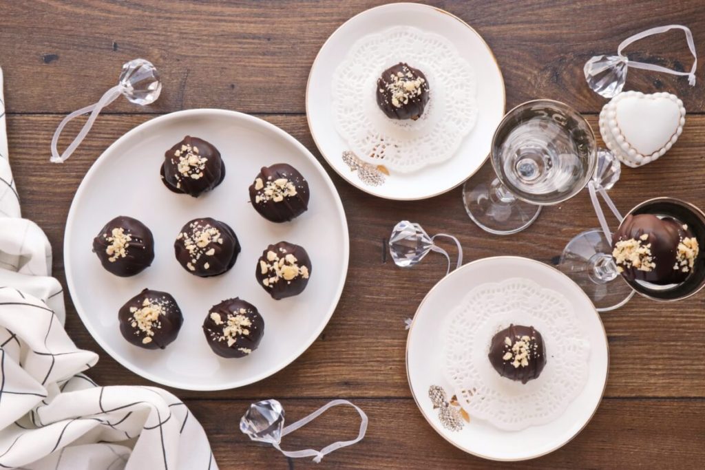 How to serve Chocolate Hazelnut Cake Balls