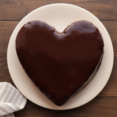 Chocolate Heart Cake recipe - step 17