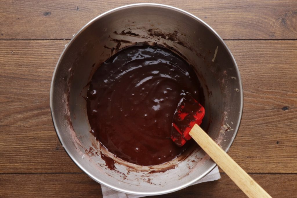 Chocolate Heart Cake recipe - step 7