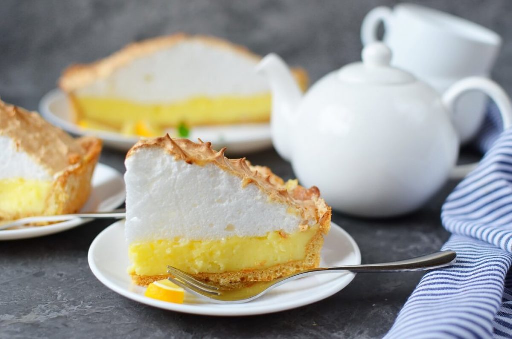 How to serve Easy Lemon Meringue Pie