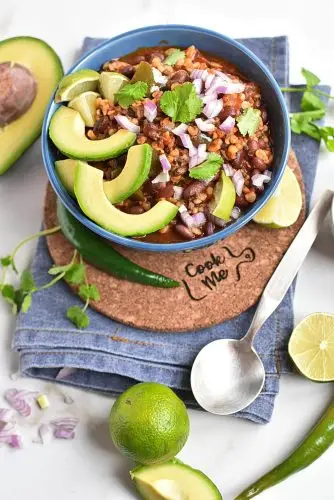 Easy Vegetarian Mushroom Chili