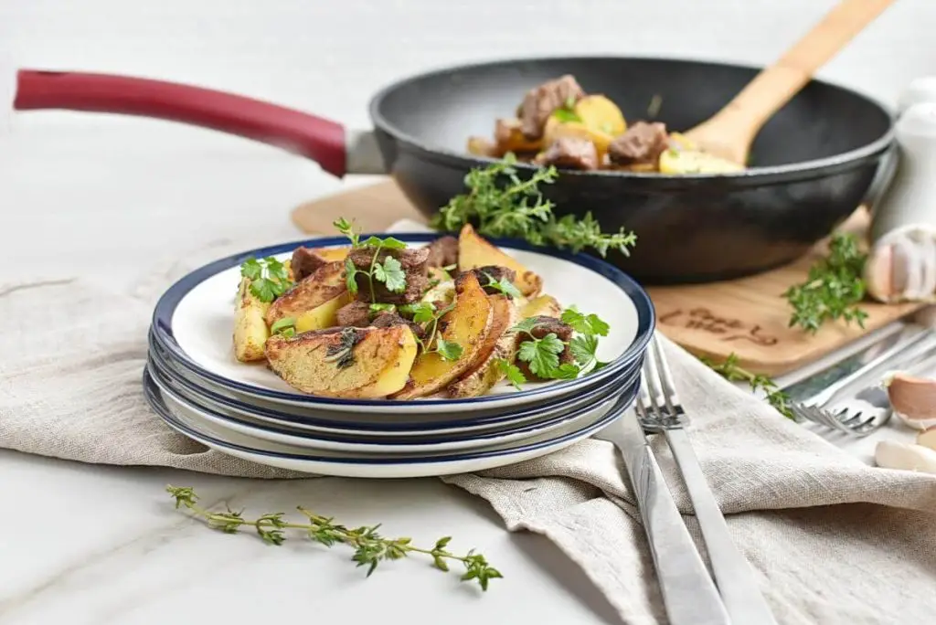 Garlic Butter Herb Steak Bites with Potatoes