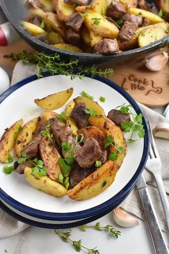 Garlic Butter Herb Steak Bites with Potatoes