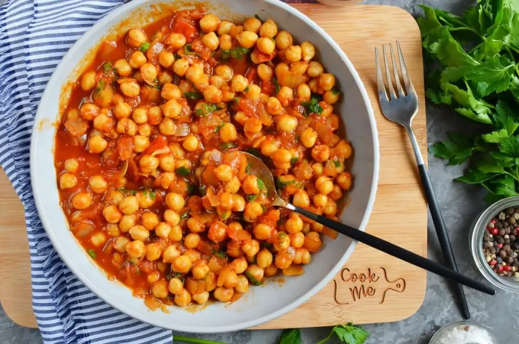 Moroccan Chickpea Tagine with Tomatoes