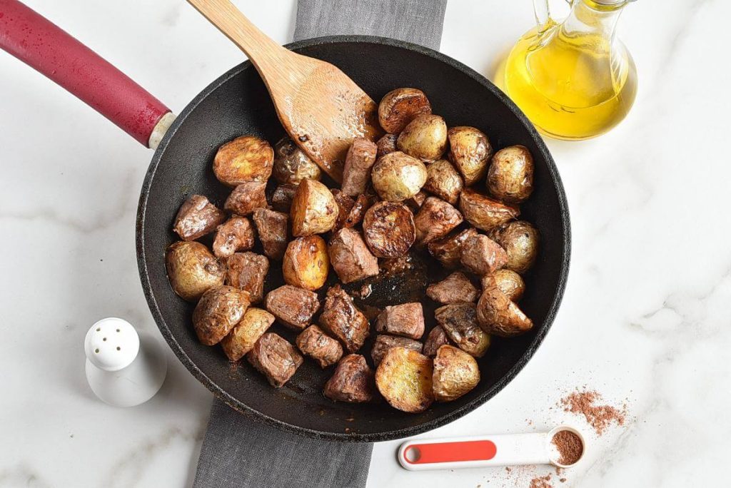 One Skillet Smoky Steak and Potatoes recipe - step 5