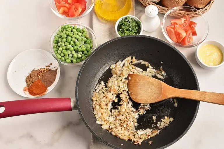 Step 3 - Pav Bhaji – Indian curry