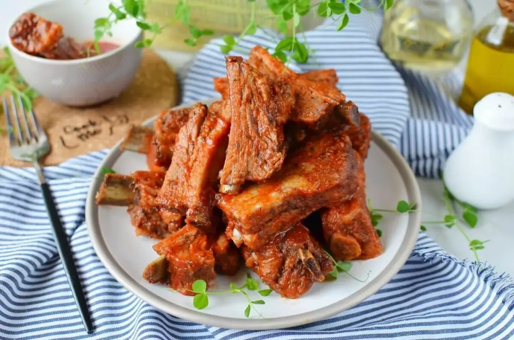 Slow-Cooked Louisiana Ribs