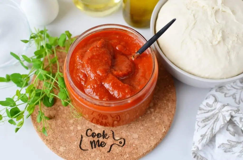 Slow-Simmered Pizza Sauce