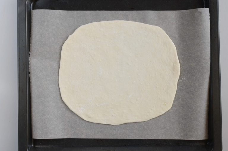 Step 3 - Spicy Lamb Pizza with Parsley–Red Onion Salad