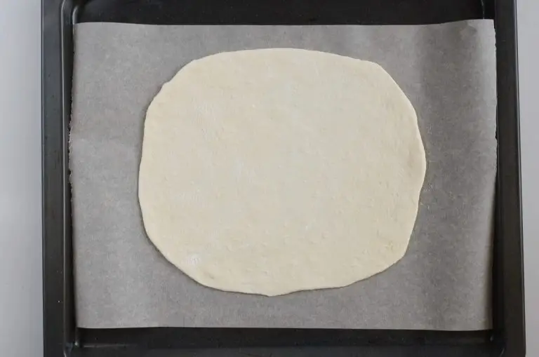 Step 3 - Spicy Lamb Pizza with Parsley–Red Onion Salad