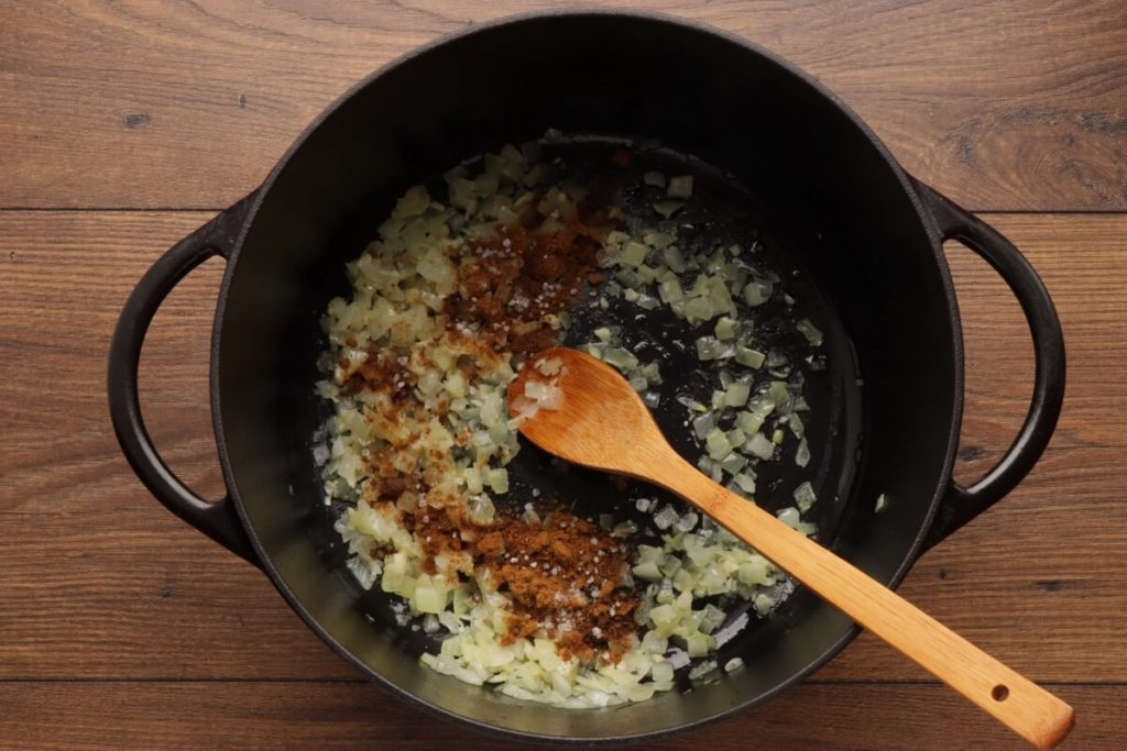 Chicken, Quinoa, and Black Bean Chili Verde recipe - step 2