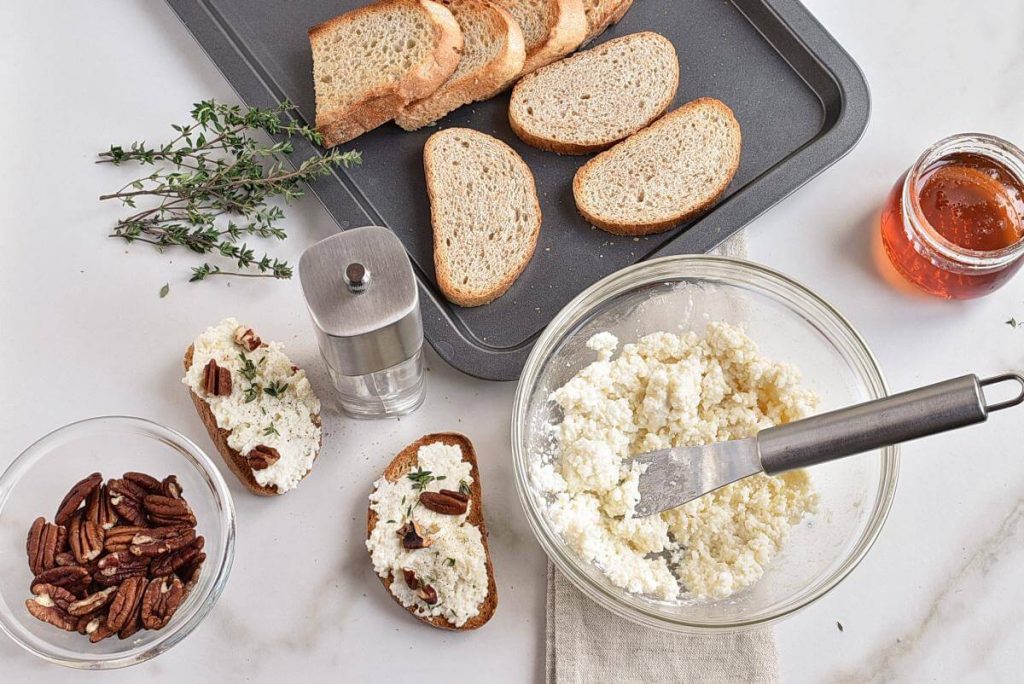 Goat Cheese Crostini with Honey, Pecans and Thyme recipe - step 5