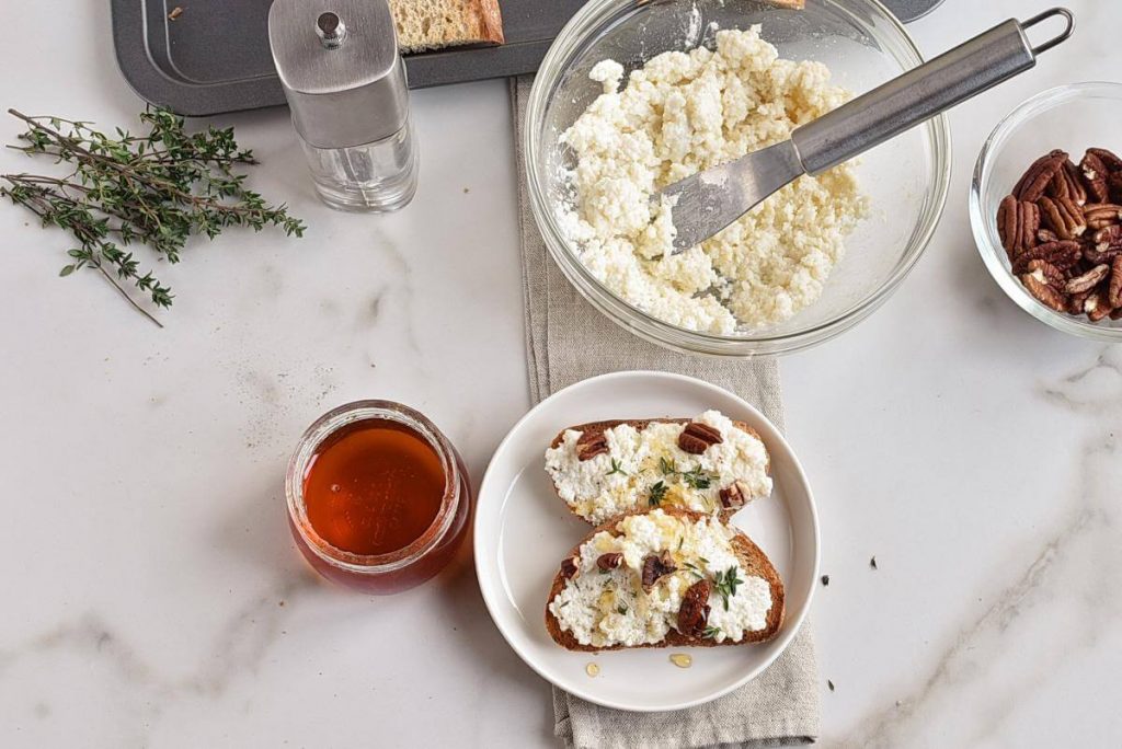 How to serve Goat Cheese Crostini with Honey, Pecans and Thyme
