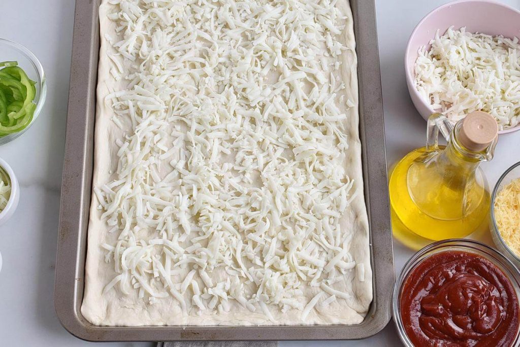 Grandma Pizza with Sausage, Pepper, Onion, and Mozzarella recipe - step 6
