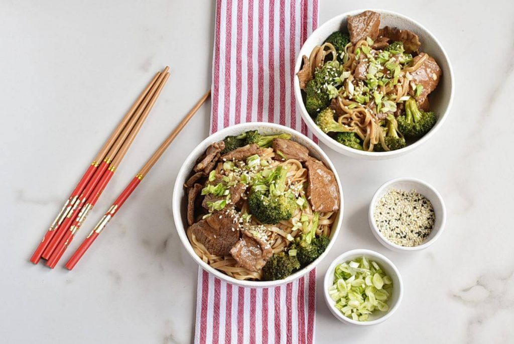 How to serve Long-Life Chinese Noodles with Beef & Broccoli