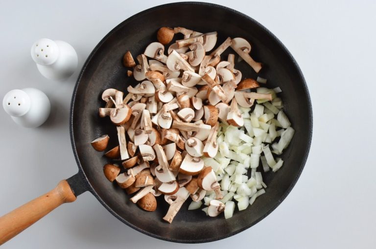 Step 1 - One Pot Ground Beef Stroganoff