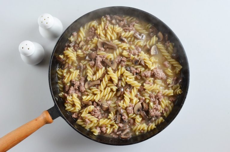 Step 5 - One Pot Ground Beef Stroganoff