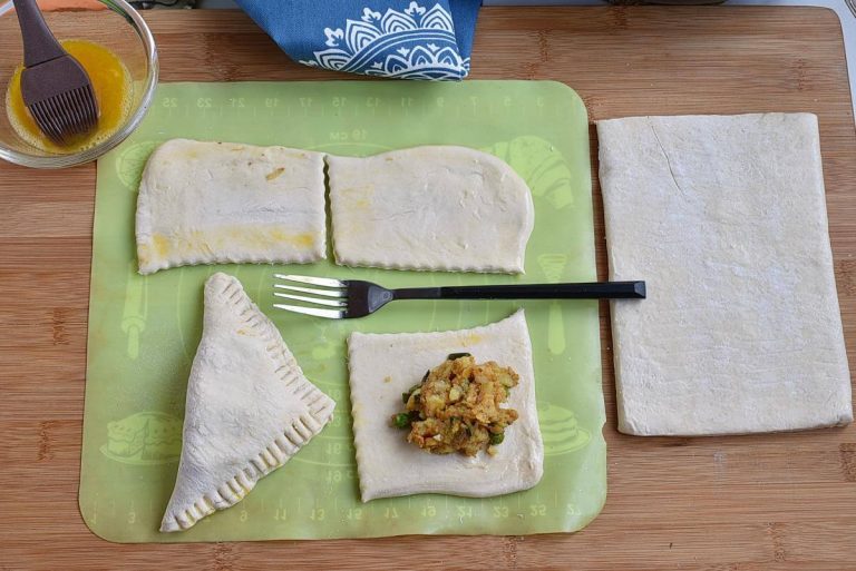 Step 7 - Vegetarian Puff Samosa
