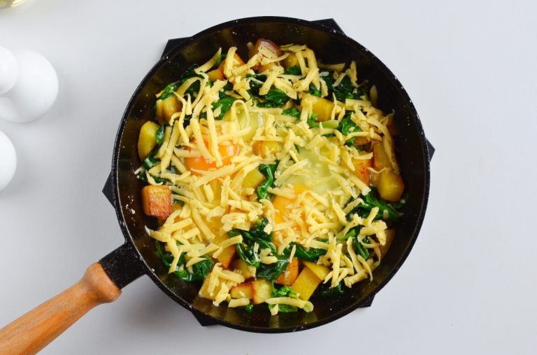 Step 6 - Spinach & Cheese Breakfast Skillet