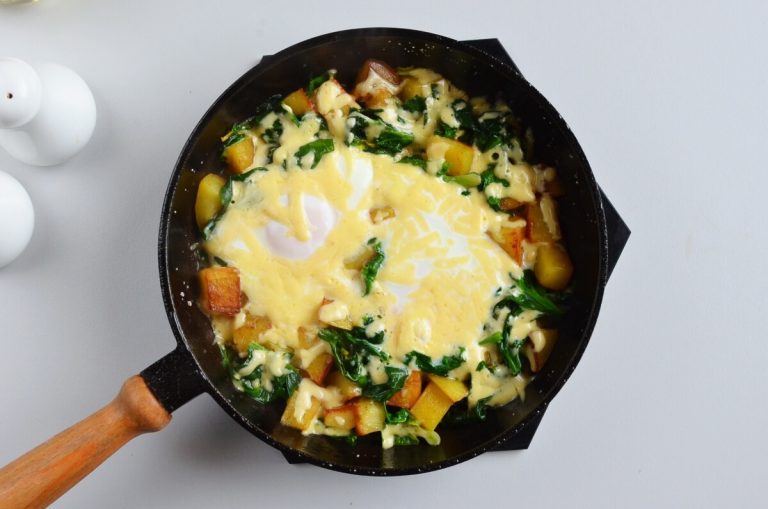 Step 6 - Spinach & Cheese Breakfast Skillet
