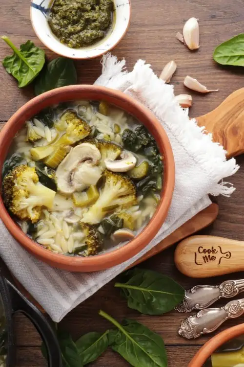 Supergreen Mushroom and Orzo Soup