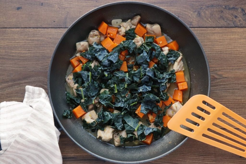 Tahini-Dressed Chicken with Squash and Kale recipe - step 6