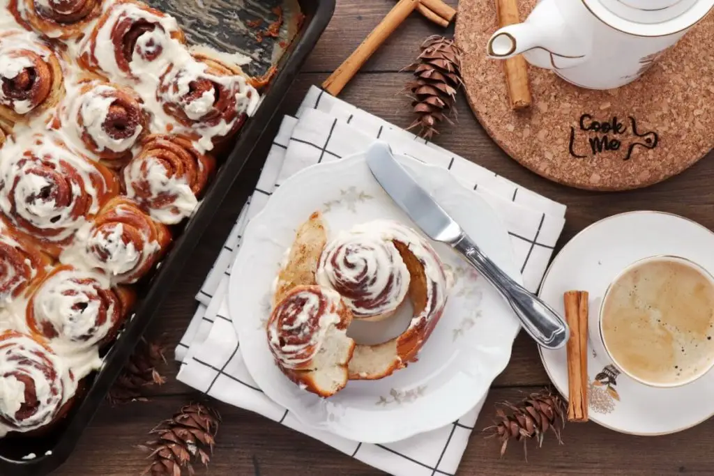 The Best Mini Cinnamon Rolls