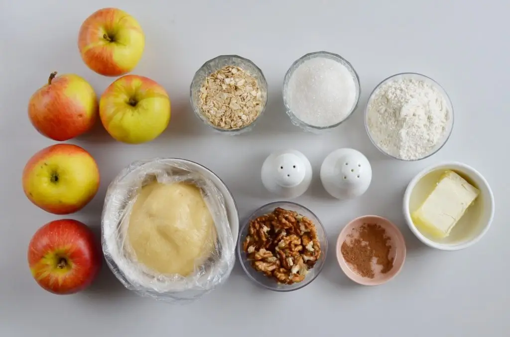 Ingredients for Yummy Crunchy Apple Pie