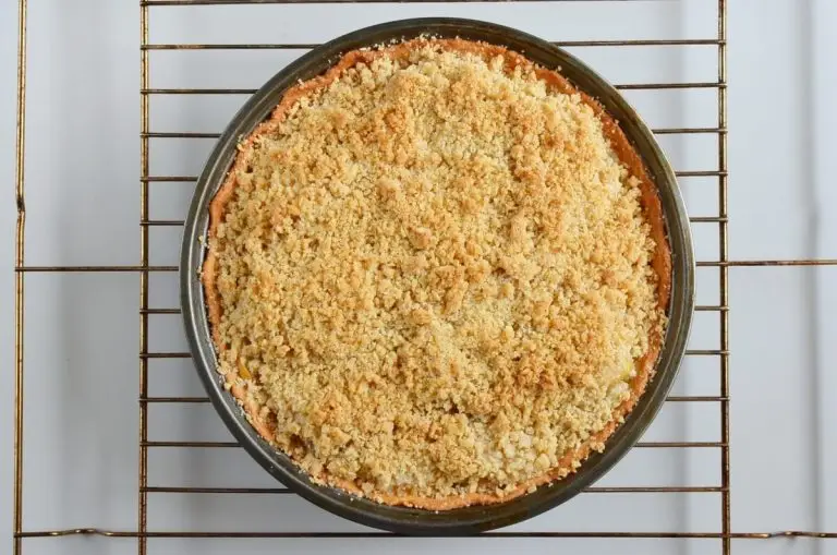 Step 8 - Yummy Crunchy Apple Pie