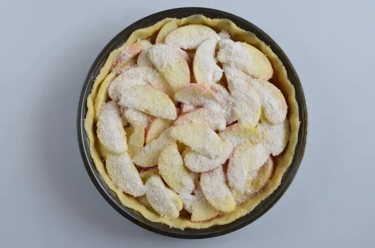 Step 5 - Yummy Crunchy Apple Pie
