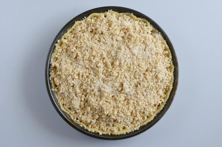 Step 6 - Yummy Crunchy Apple Pie